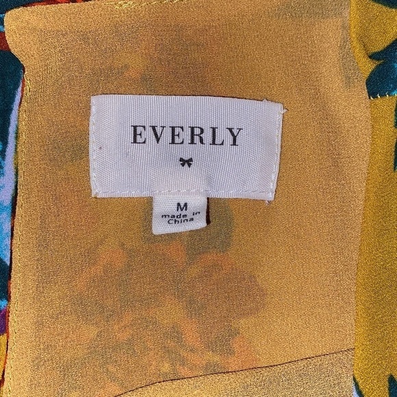 Everly dress floral print long bell style sleeves keyhole opening lined Sz M - Picture 7 of 10